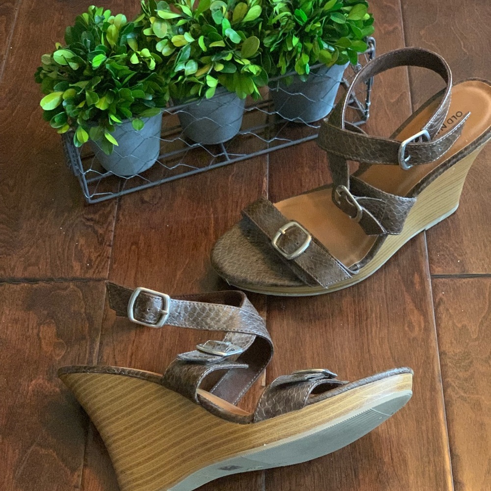 Old navy wedges